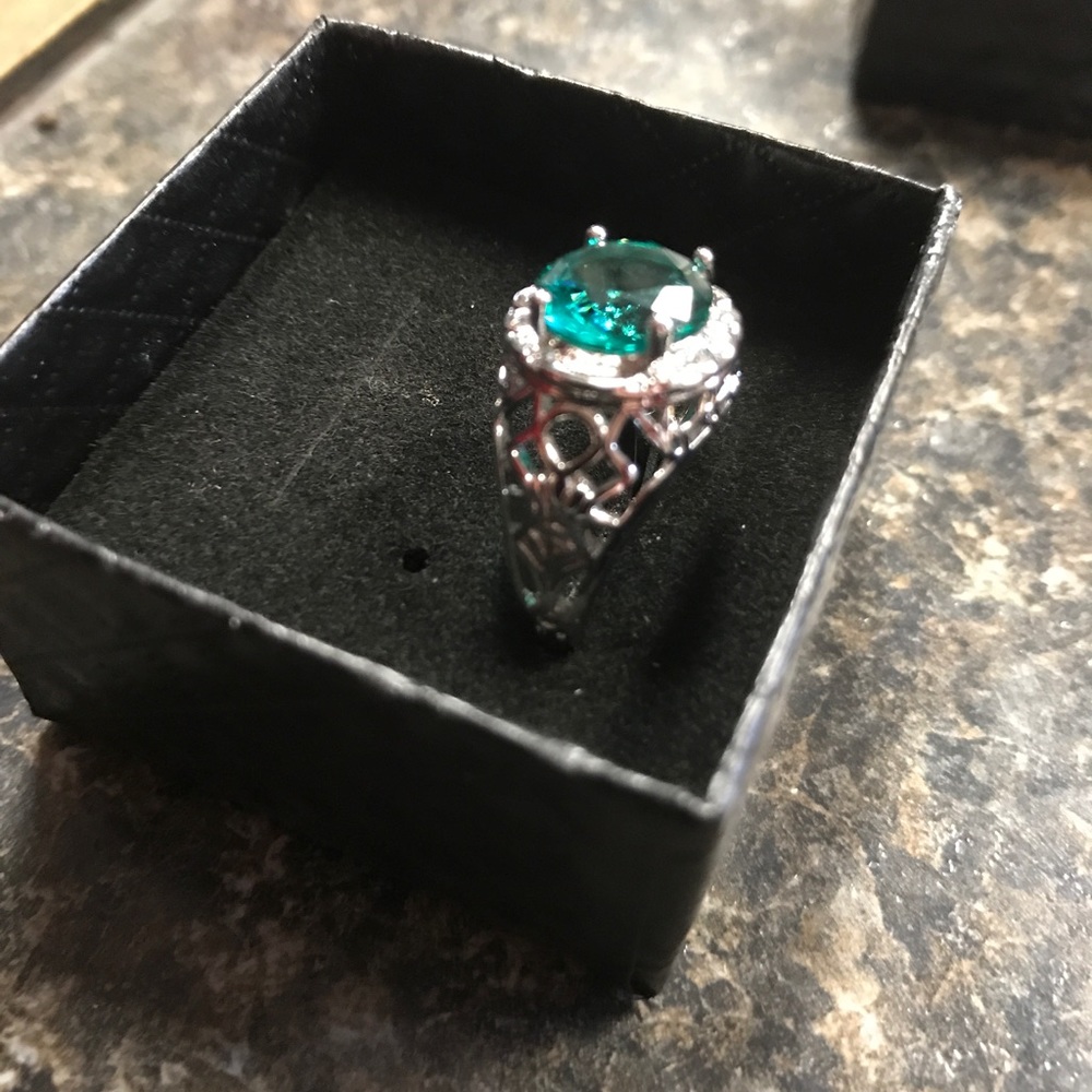Vintage Round cut Green Topaz Ring 💍